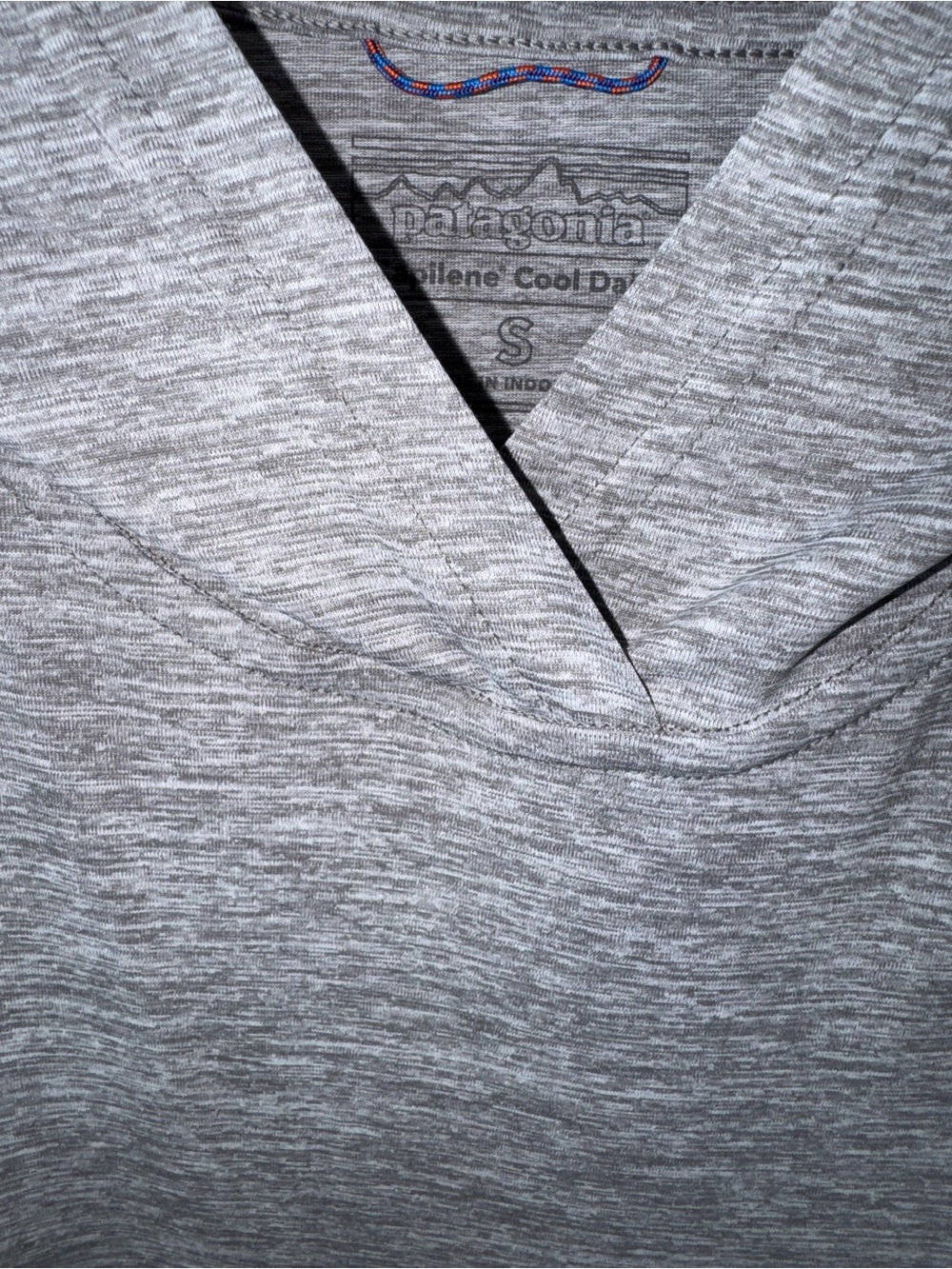 Patagonia Capilene Cooling Daily Hooded Long Sleeve Pullover EUC - Picture 4 of 5